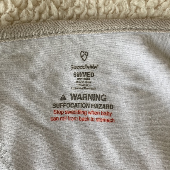 SwaddleMe Velcro Baby Swaddle (Gray/White) - Picture 6 of 15